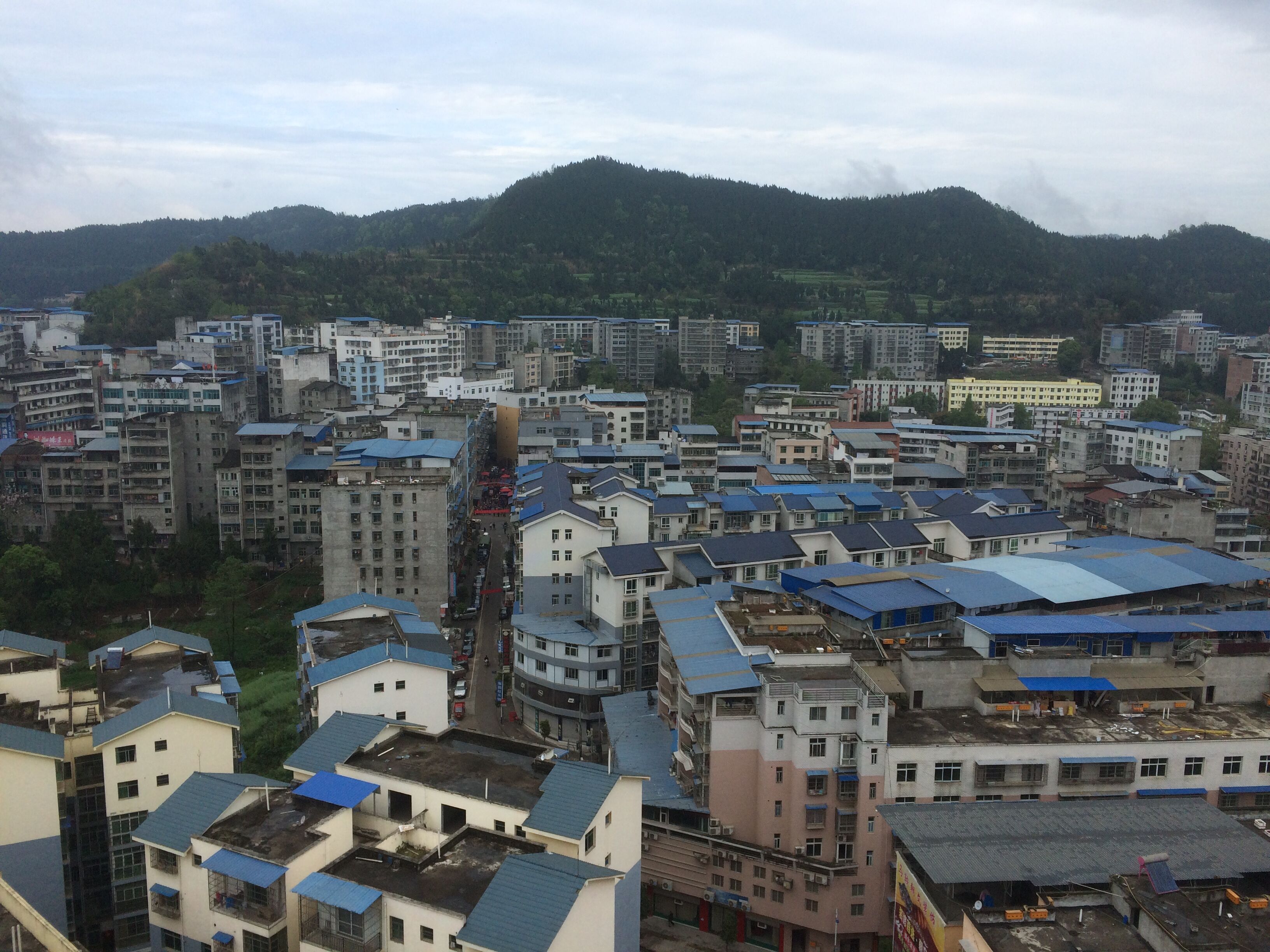 �R���(zh��n)���l(xi��ng)Է���ι�ˮ�(xi��ng)Ŀ�(y��n)�������